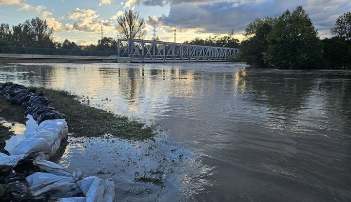 Vojáci a hasiči mají pomáhat s likvidací škod, ne postávat u voleb. Je to absurdní, míní opavský primátor