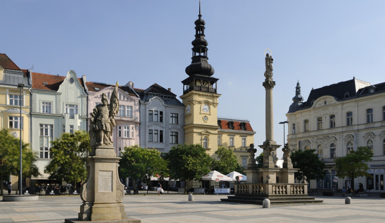 DRBNA HISTORIČKA: Mor se nevyhnul ani Ostravě. Připomíná ho sloup otočený naopak