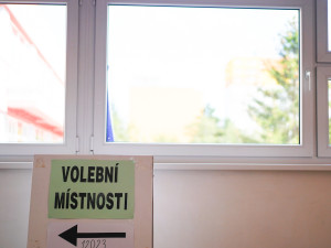 Volební místnosti se uzavřely. Začalo sčítání.