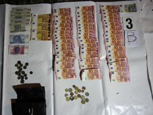 Prodejem nekolkovaných cigaret si přišli na několik milionů. Trojici mužů teď hrozí až osm let za mřížemi