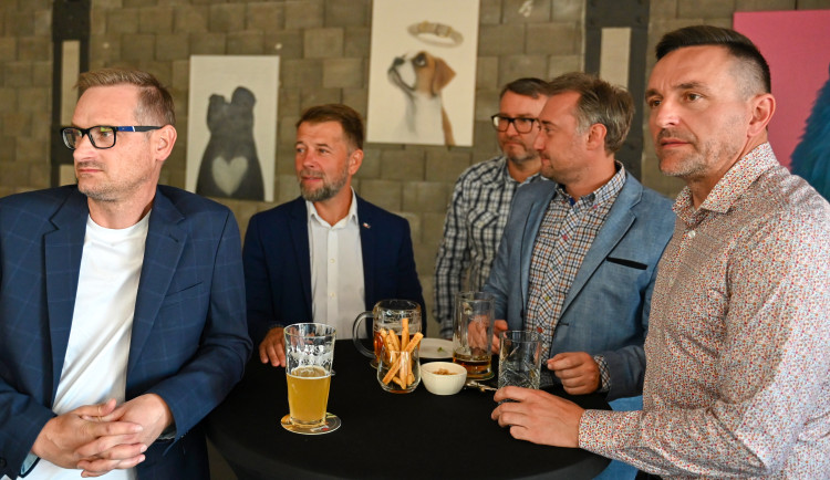 PŘEHLED: Moravskoslezský kraj má nové zastupitelstvo. Zasedne v něm 52 mužů a 13 žen