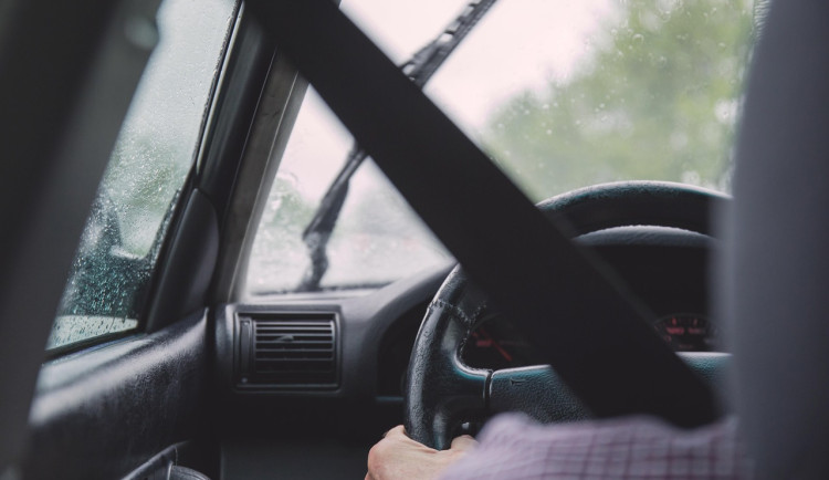 Ostravan během roku desetkrát porušil zákaz řízení a přišel o tři auta. Za volant navíc často sedal opilý