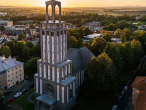 DRBNA HISTORIČKA: Kostel, zikkurat nebo vojenský sklad? V Opavě stojí unikátní stavba