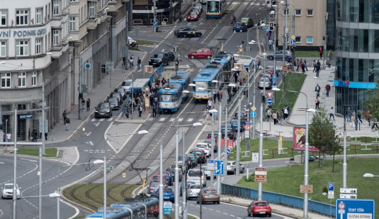 Křižovatka Moravské a Závodní ulice v Ostravě se bude dva týdny opravovat