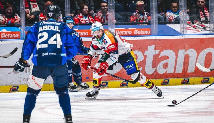 Hokejisté Pardubic porazili Vítkovice 6:2 a upevnili si vedení v extralize