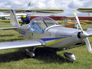 Na poli ve Štítině na Opavsku havaroval letoun. Jeho pilot nepřežil