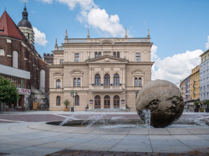 Už je tady zas! Slezské divadlo Opava v neděli uvede satirický příběh o návratu Adolfa Hitlera