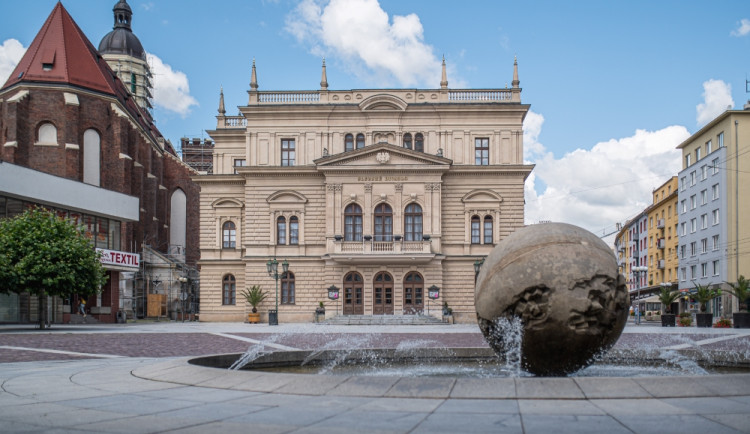 Slezské divadlo Opava v neděli uvede satirický příběh o návratu Adolfa Hitlera