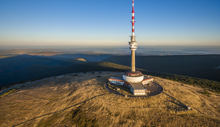 Zářijové povodně se negativně podepsaly také na návštěvnosti kraje. Mezi turisty stále bodují Beskydy