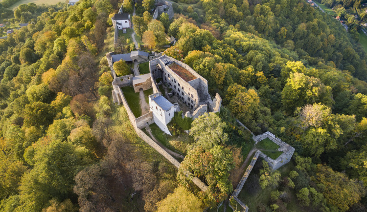 Zříceninu hradu Hukvaldy čekají rozsáhlé opravy, zdivo je potřeba stabilizovat