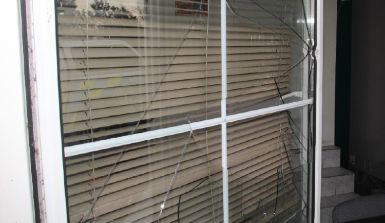 Zkušený recidivista unikal policistům po posledním vloupání jen pár minut.