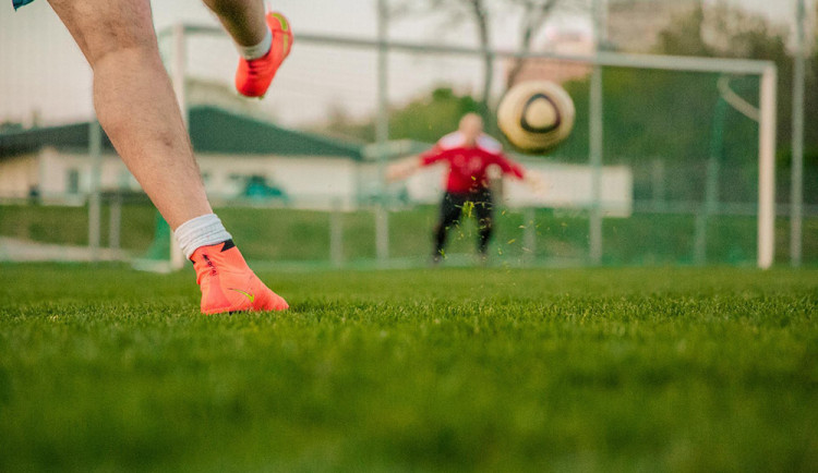 16599401780254-124-football-g021cff532-1920