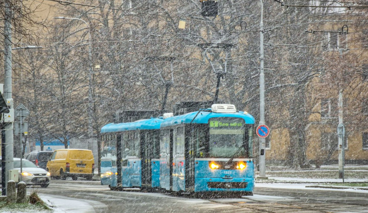 Dopravní podnik Ostrava za více než 22 milionů korun zmodernizoval 11 zastávek