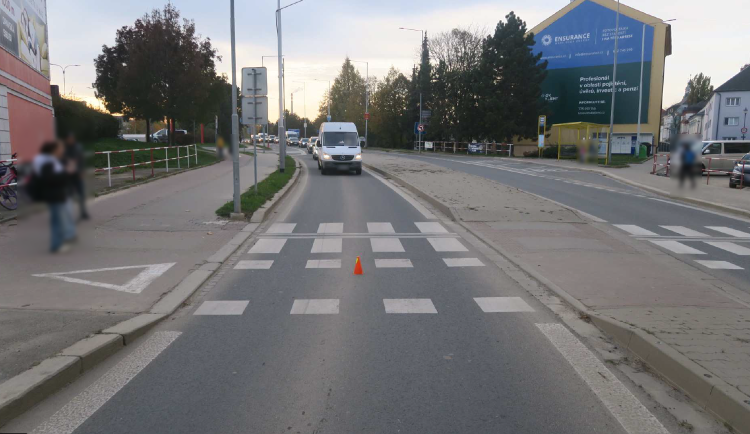 Policisté hledají svědky nehody. Řidič srazil cyklistu a z místa ujel