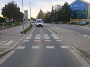 Policisté hledají svědky nehody. Řidič srazil cyklistu a z místa ujel