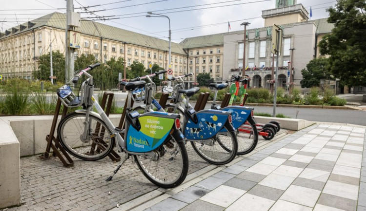 Ostravanům zůstanou sdílená kola do 15 minut zdarma. Město prodloužilo spolupráci s nextbike o dva roky