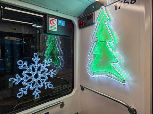 Do ulic metropole se vrací vánoční tramvaj. Svítící škodovka bude jezdit tak, aby potěšila co nejvíce Ostravanů