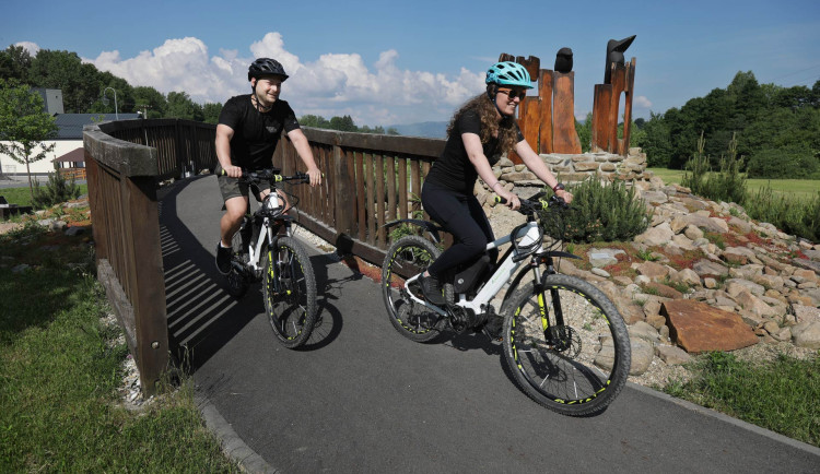 Na severu Moravy vyrostou nové cyklostezky i zázemí pro cyklisty. Za miliony se opraví i stávající trasy