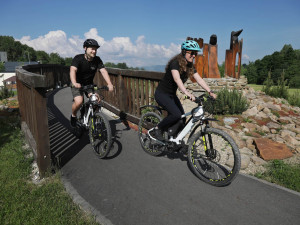 Na severu Moravy vyrostou nové cyklostezky i zázemí pro cyklisty. Za miliony se opraví i stávající trasy