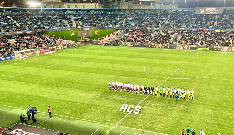 Fotbalisté Sparty porazili doma Karvinou 4:1 a v lize vyhráli po pěti kolech