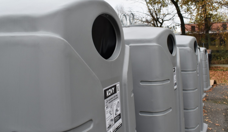 Frýdek-Místek od ledna zavádí šedé kontejnery na kovový odpad. Přijdou do nich konzervy, hřebíky i alobal