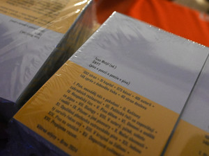 FOTO: 1012 stran poezie a zpráv o pivu. Sborník Šnyt vznikal sedm let