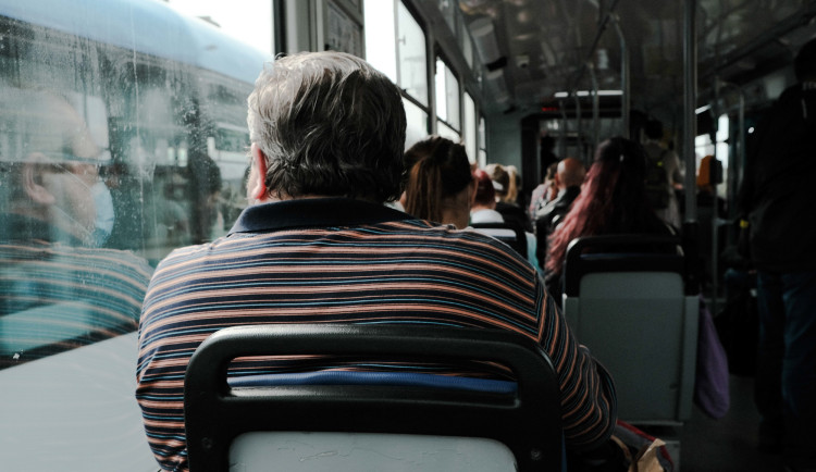 Každý osmý cestující musel v Ostravě ven z tramvaje, ukázala kontrola. Většinou šlo o černé pasažéry