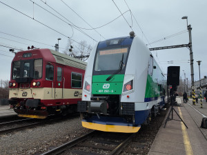 Premiéra v Česku. V pravidelném provozu začaly z Novojičínska do Ostravy jezdit první bateriové