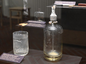 (NE)OBYČEJNÍ: Šumavský historik v Ostravě. Jak Filip Petlička mění muzeum