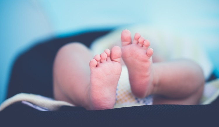 Prvním dítětem letošního roku v kraji je Julie z Frýdku-Místku. Na svět přišla hodinu po půlnoci