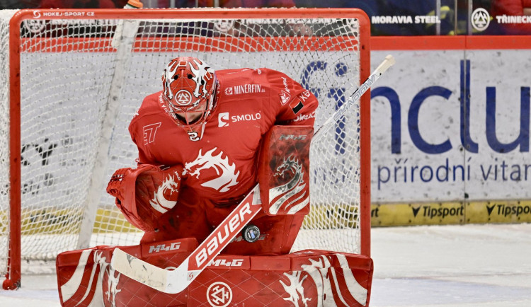 Brankářský duel rozsekl v nájezdech Daňo a zařídil Třinci výhru nad Hradcem.