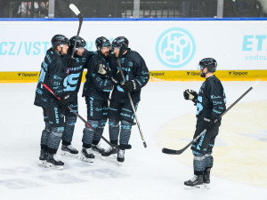 Sparta při tradičním zápase na počest složek IZS porazila doma Vítkovice a dostala se do čela tabulky