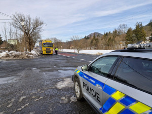 Policisté mají v Ostravici nové zázemí z unimobuněk.