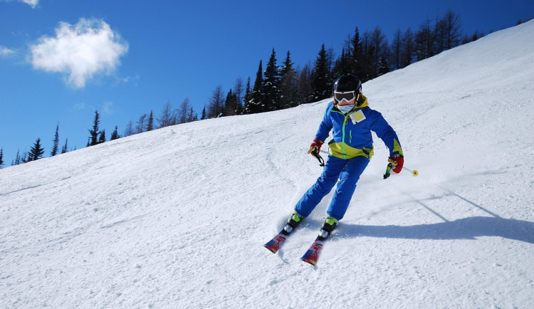 Obleva jihočeské skiareály neomezila, bruslařské dráhy na Lipně ale uzavřela