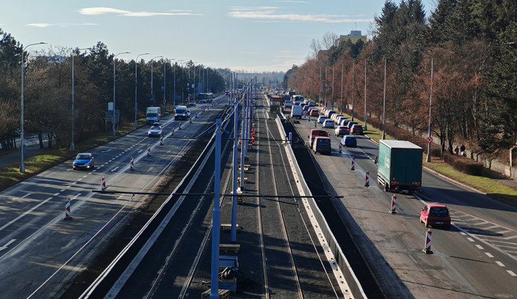 Rychlejší jízda a nižší hlučnost. Modernizace tramvajové trati v Olomouci míří do finální fáze