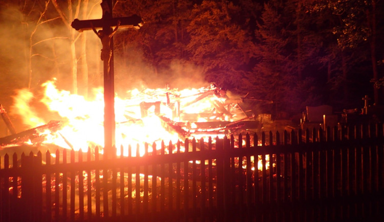 Z vězení byl podmíněně propuštěn organizátor požáru kostela v Třinci-Gutech