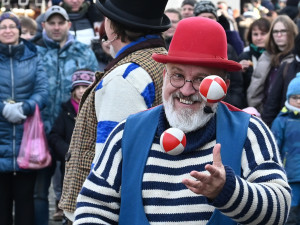 Masopustní veselí zasáhlo Slezskoostravský hrad. Zabíjačka i maškary.