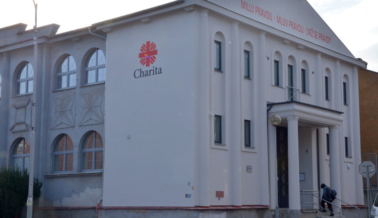 Hledají nocleh i teplé oblečení. S mrazivým počasím se ostravští bezdomovci častěji zajímají o sociální služby