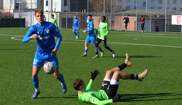 Fotbalisté Jablonce rozstříleli Karvinou 5:0 a vyhráli třetí kolo po sobě