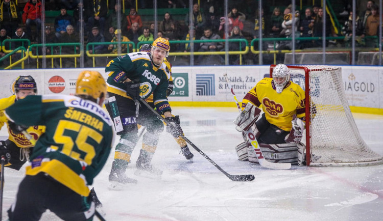 V posledním zápase základní části prohrála Dukla ve Vsetíně, v play-off ji čeká derby s Třebíčí