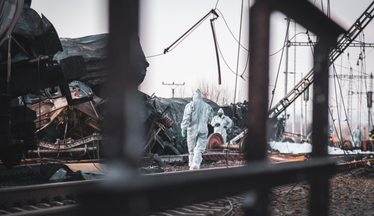 Benzen je karcinogen. Po havárii vlaku na Přerovsku je největším rizikem zamoření podzemních vod