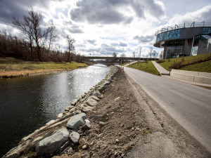 Na břeh Ostravice se vrátí stroje, v Ostravě začne další část úprav pod City Campusem