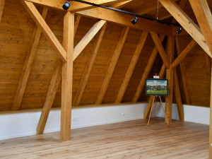 Chátrající Zlatý jelen ve Staré Bělé se proměnil ve společenské centrum. Rekonstrukce přišla na 61 milionů