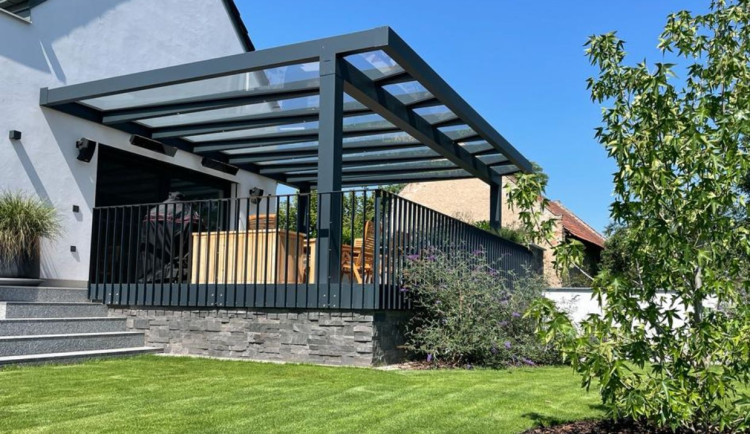 Atypické hliníkové pergoly a zimní zahrady jsou pro Lignum CZ standardem