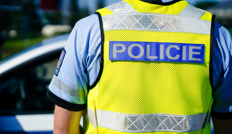 Novojičínská policie celou noc pátrala po seniorovi, který je po operaci hlavy. Nad ránem se našel