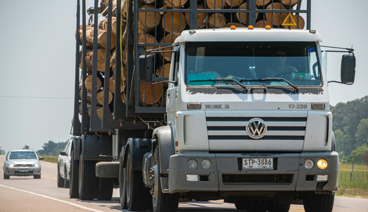 Nehoda kamionu za Frýdkem-Místkem uzavřela ve směru na Olomouc dálnici D48