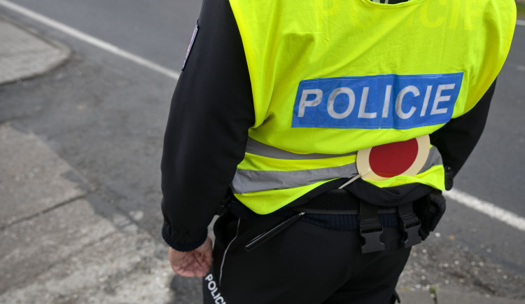 Kamion v Olomouci kličkoval po výpadovce. Řidič nadýchal přes dvě a půl promile a skončil v policejní cele