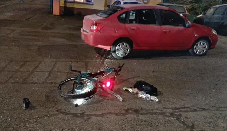 Pozor, na silnicích se teď objevuje stále více cyklistů. Loni zavinili v Plzeňském kraji 220 nehod