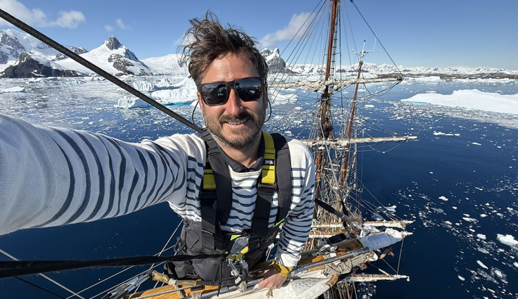 Neskutečné scenérie i překonávání strachu. Kapitán Ololodí Šimon Pelikán si splnil sen o plavbě na Antarktidu
