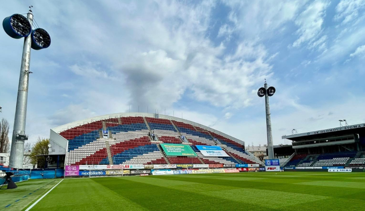 Fotbalisté Karviné zvítězili v Olomouci 2:1 a v lize pošesté za sebou bodovali